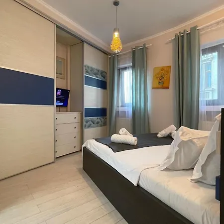 Apartment Gogh Old