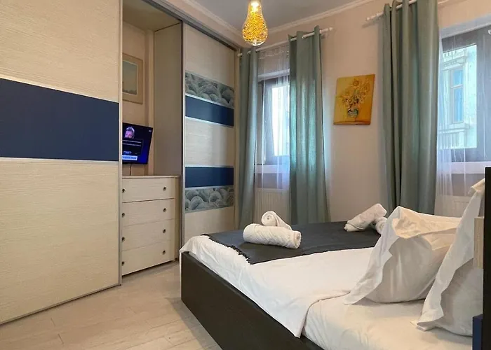 Apartment Gogh Old